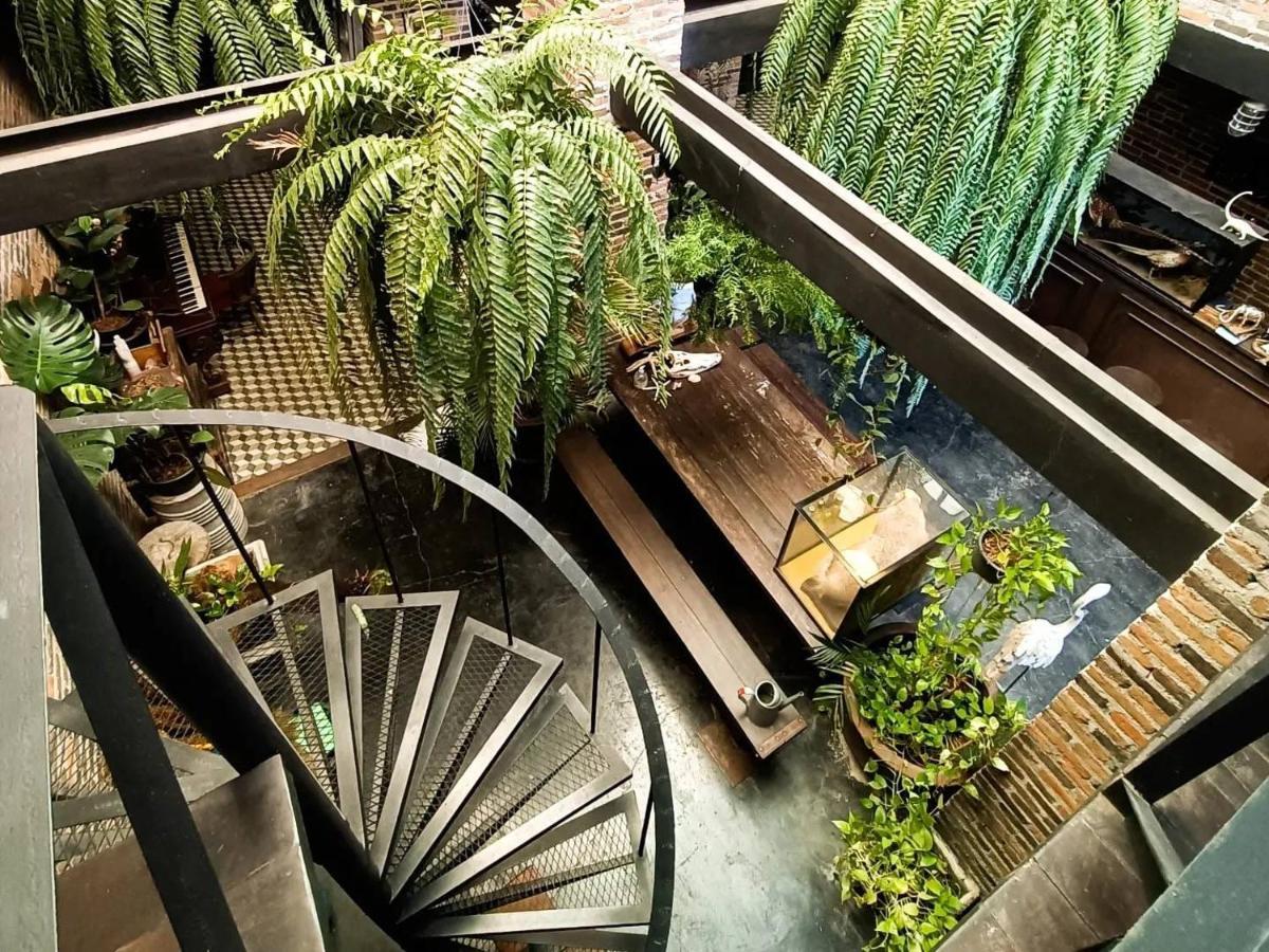 J No.14 Bed & Breakfast Bangkok Exterior photo
